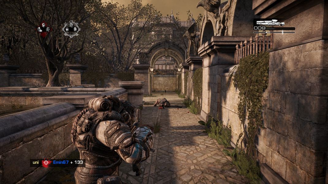 Gears of War: Reloaded V multiplayeri hr jedna strana za mimozemanov.