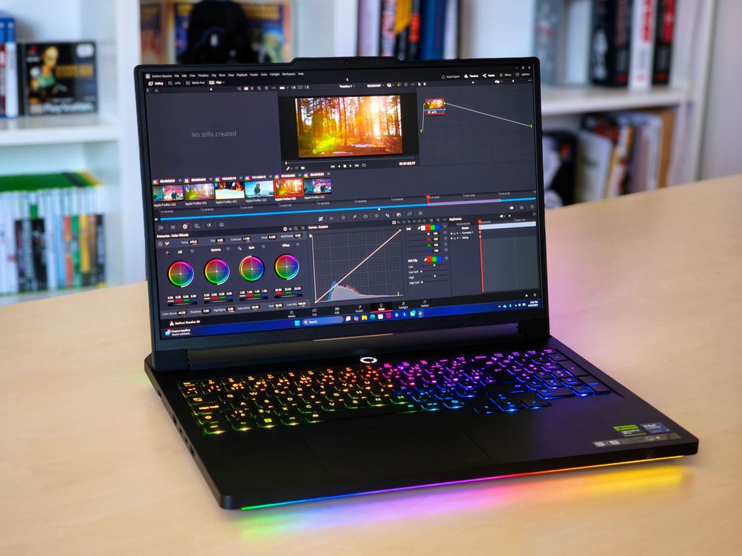 Lenovo Legion Pro 7 (16IAX10H) 
