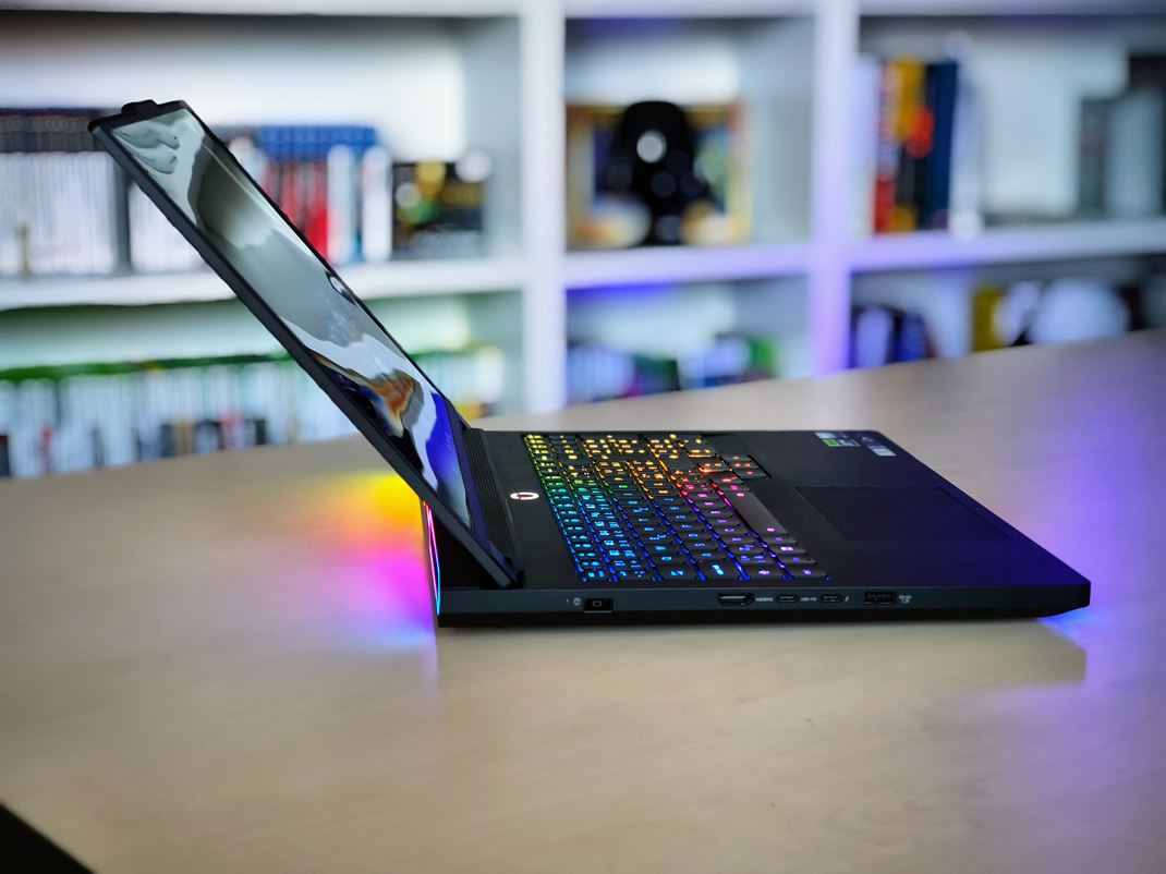 Lenovo Legion Pro 7 (16IAX10H) 