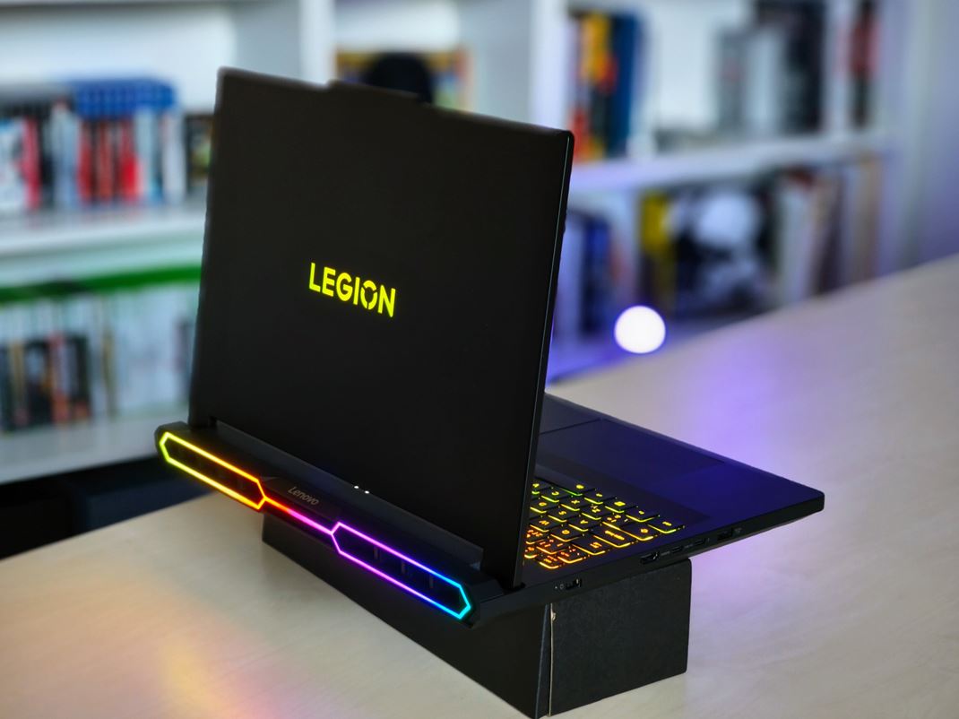 Lenovo Legion Pro 7 (16IAX10H)