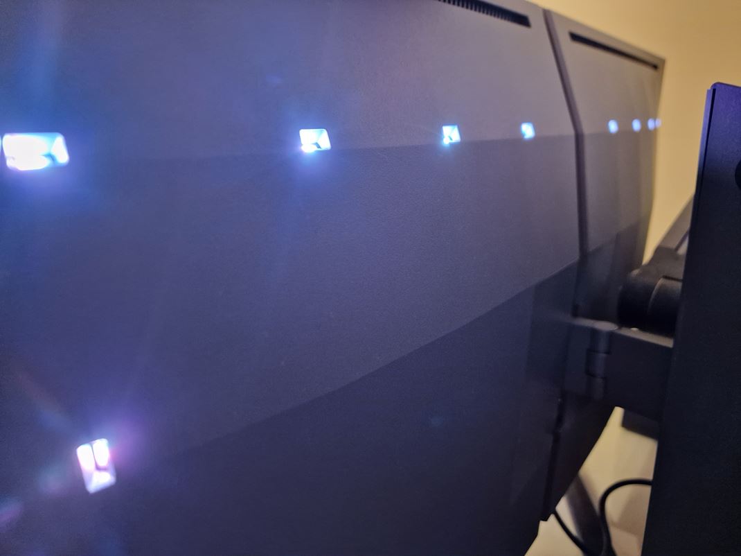 Philips Evnia 32M2N6800 - 32'' 4K Mini LED Mete si zapn, i m podsvietenie sledova obraz, alebo si zvolte vlastn efekt.
