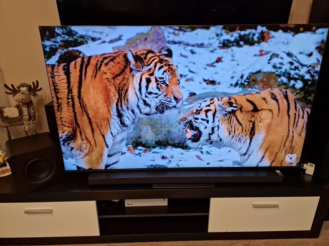 Samsung QN990F 8K TV