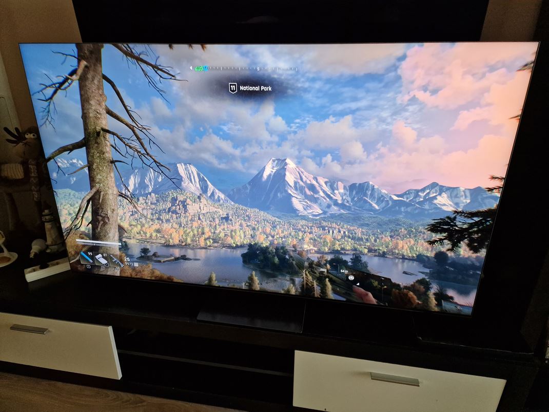 Samsung QN990F 8K TV 