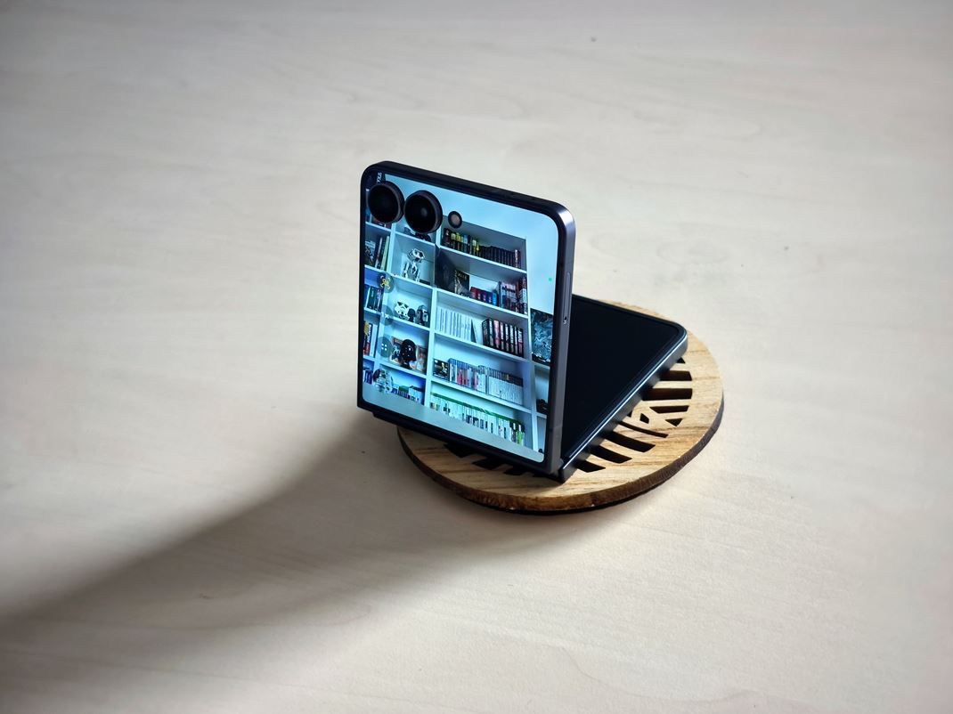 Samsung Galaxy Z Flip7 