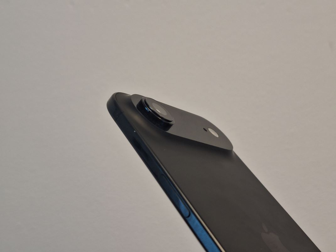 iPhone Air Hlavn� kamera