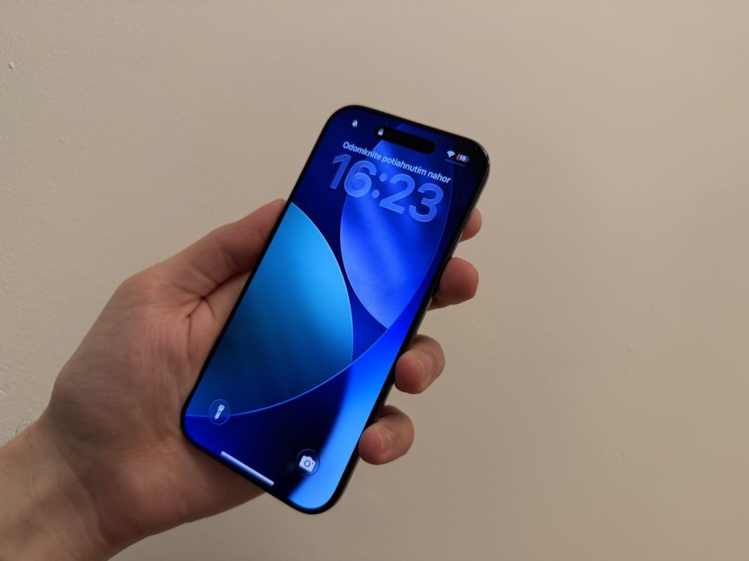 iPhone Air Displej je ostr� a ve�k�