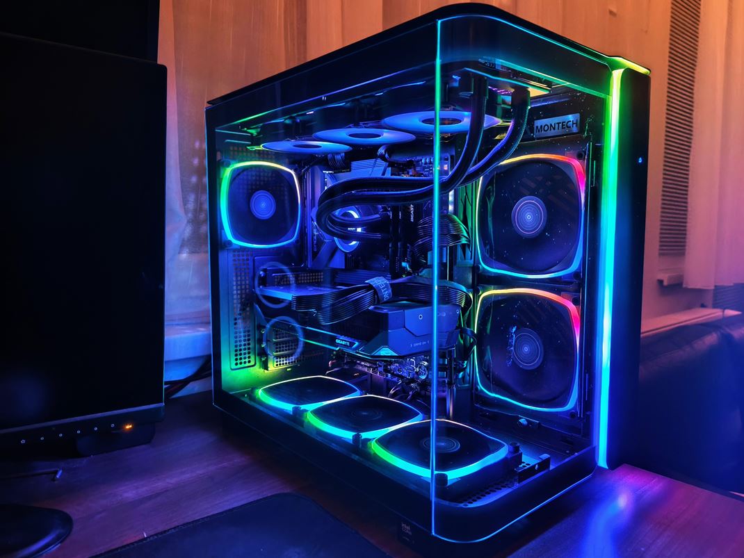 GIGABYTE Radeon RX 9070 XT Gaming OC 16G 