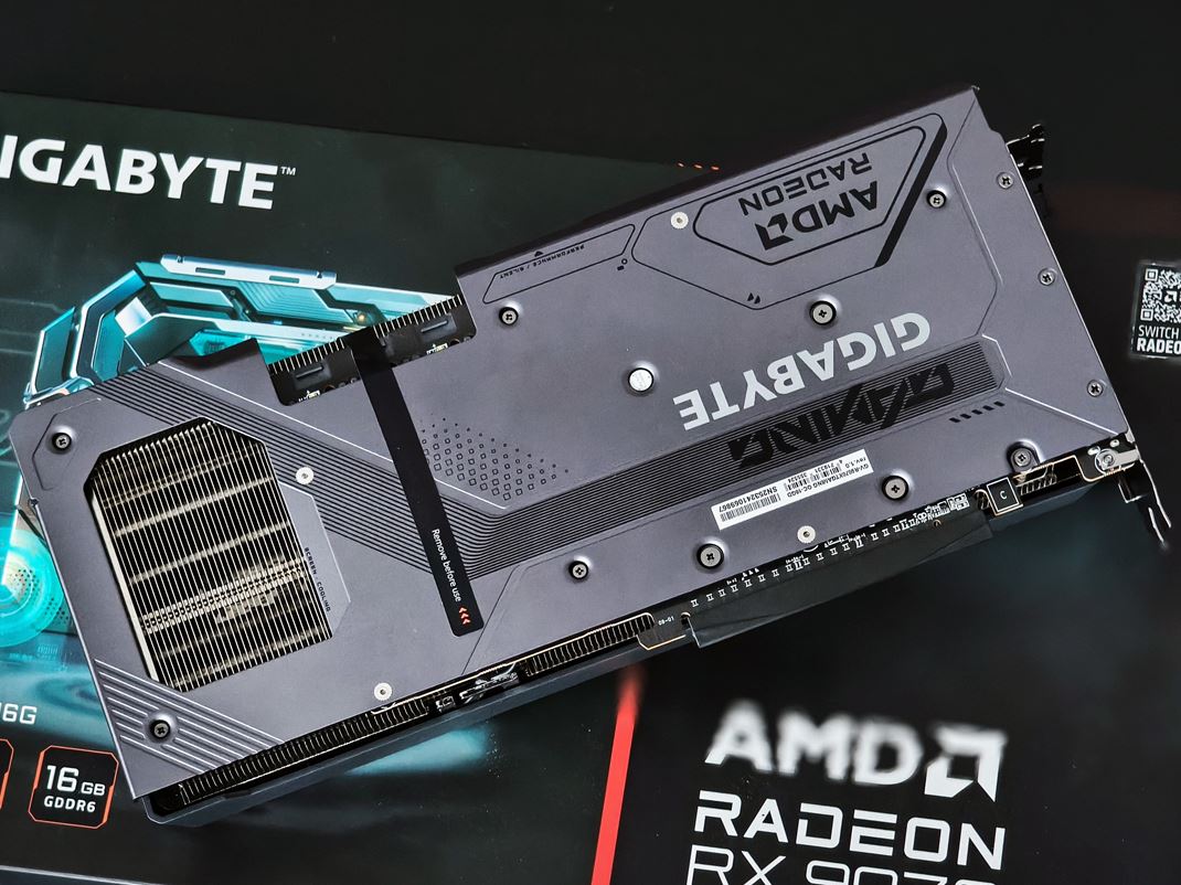 GIGABYTE Radeon RX 9070 XT Gaming OC 16G