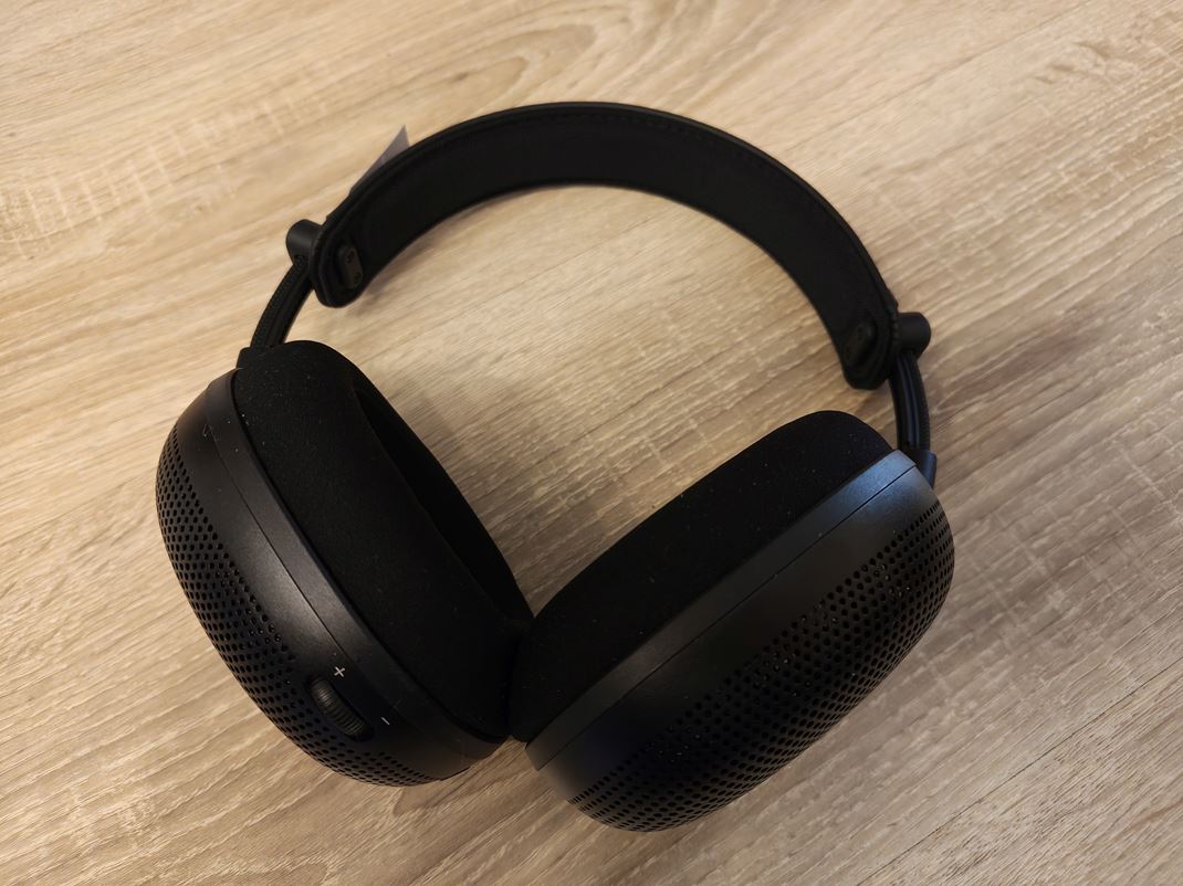 Sony Inzone H6 Air headset �akajte jednoduch�, ale pr�jemn� dizajn.