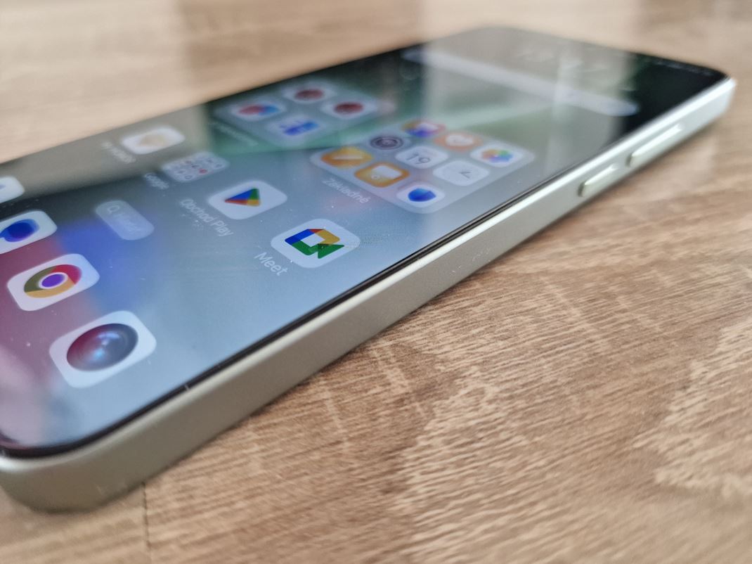 Honor Magic8 lite Mobil je tenk� a m� len 7.8mm