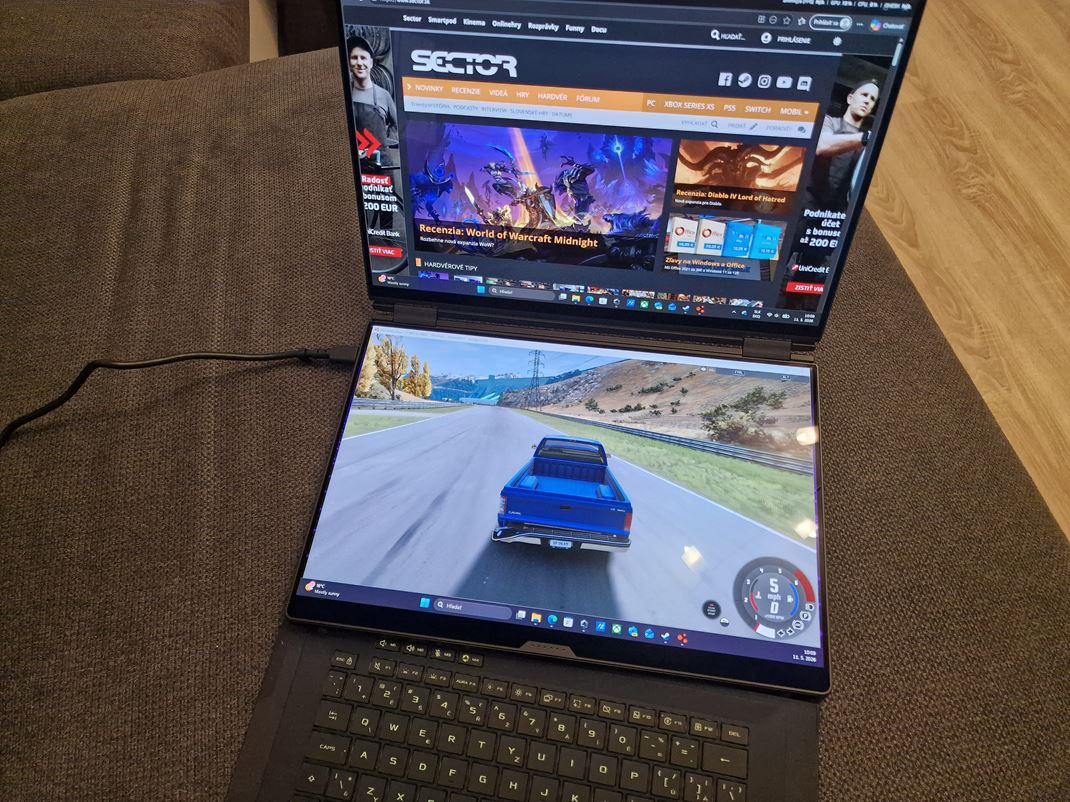 ROG Zephyrus Duo (GX651)  Pri hran� m��ete hra� na jednej obrazovke a na druhej pozera� napr�klad web, Discord alebo walkthrough