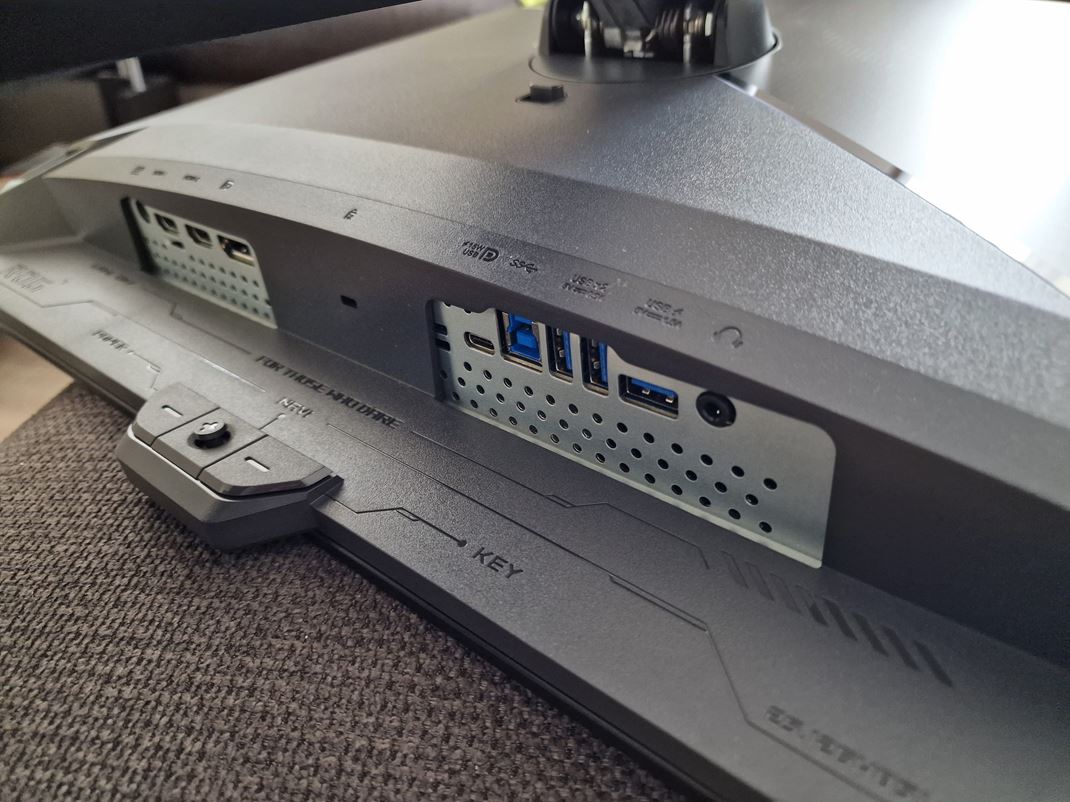 Asus ROG Strix OLED XG32UCWMG 4K 
