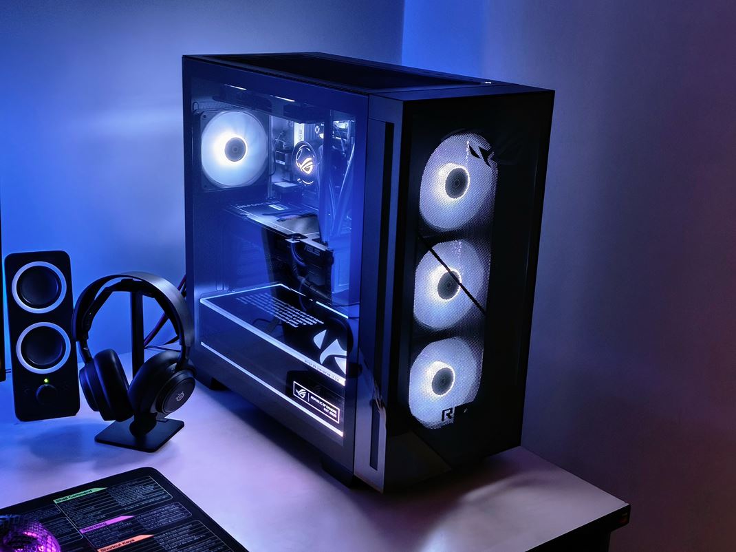 ROG G700 (2025) GM700