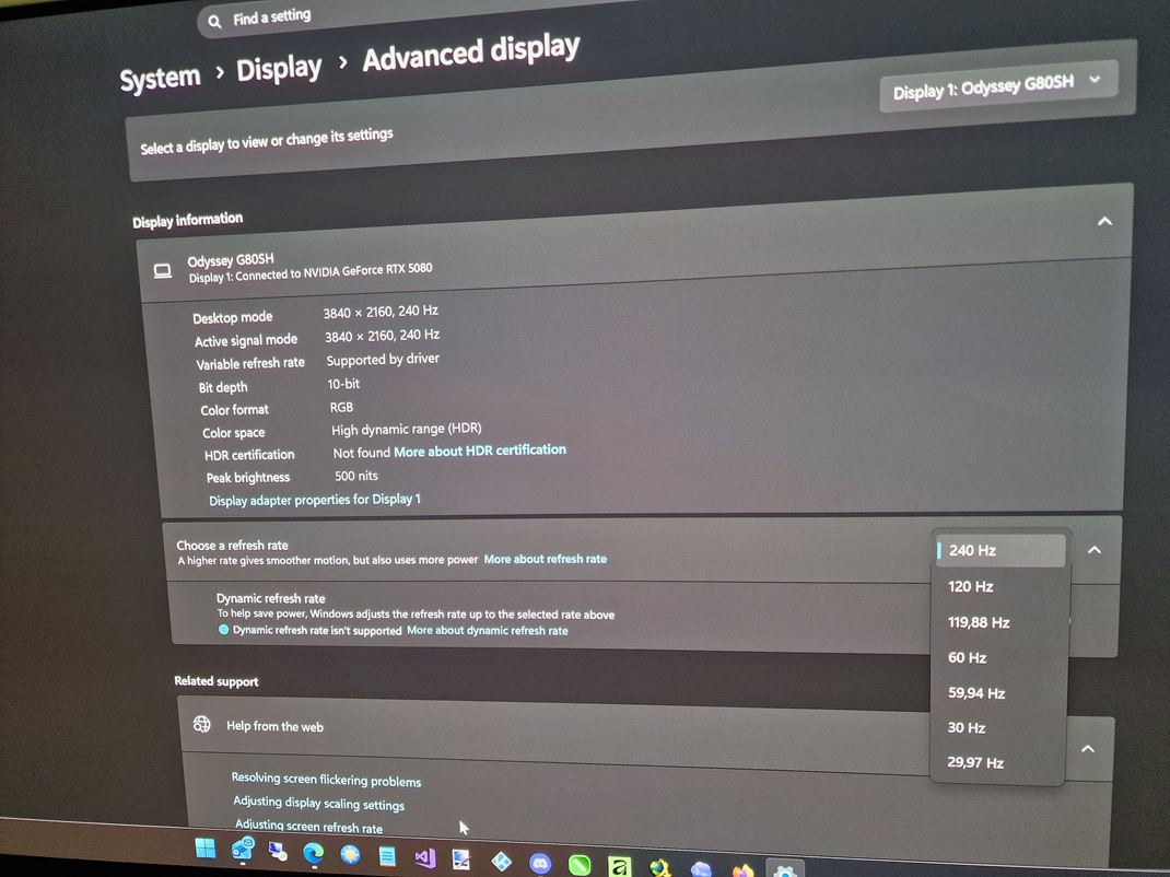 32'' Samsung Odyssey OLED G8 (G80SH) �akajte 4K/240Hz s 10 bitov�mi farbami