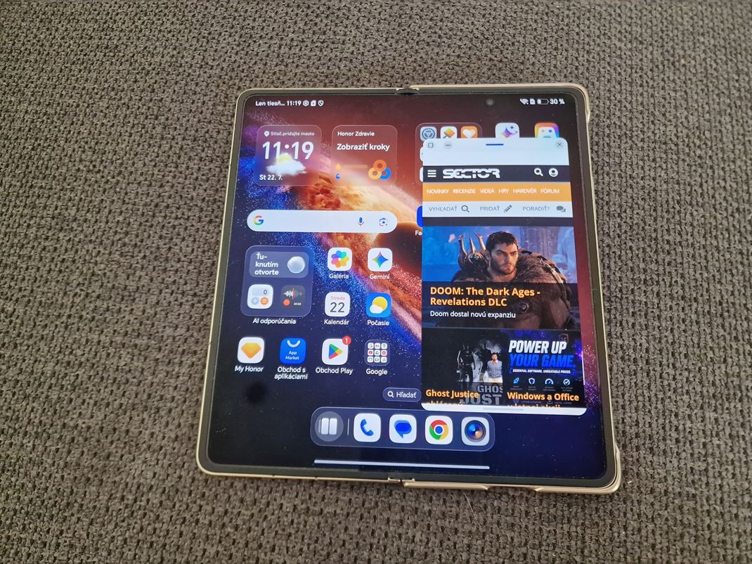 Honor Magic V6 V otvorenom stave dostanete prakticky tabletov� pou��vanie aj s mo�nos�ou �pravy okien.