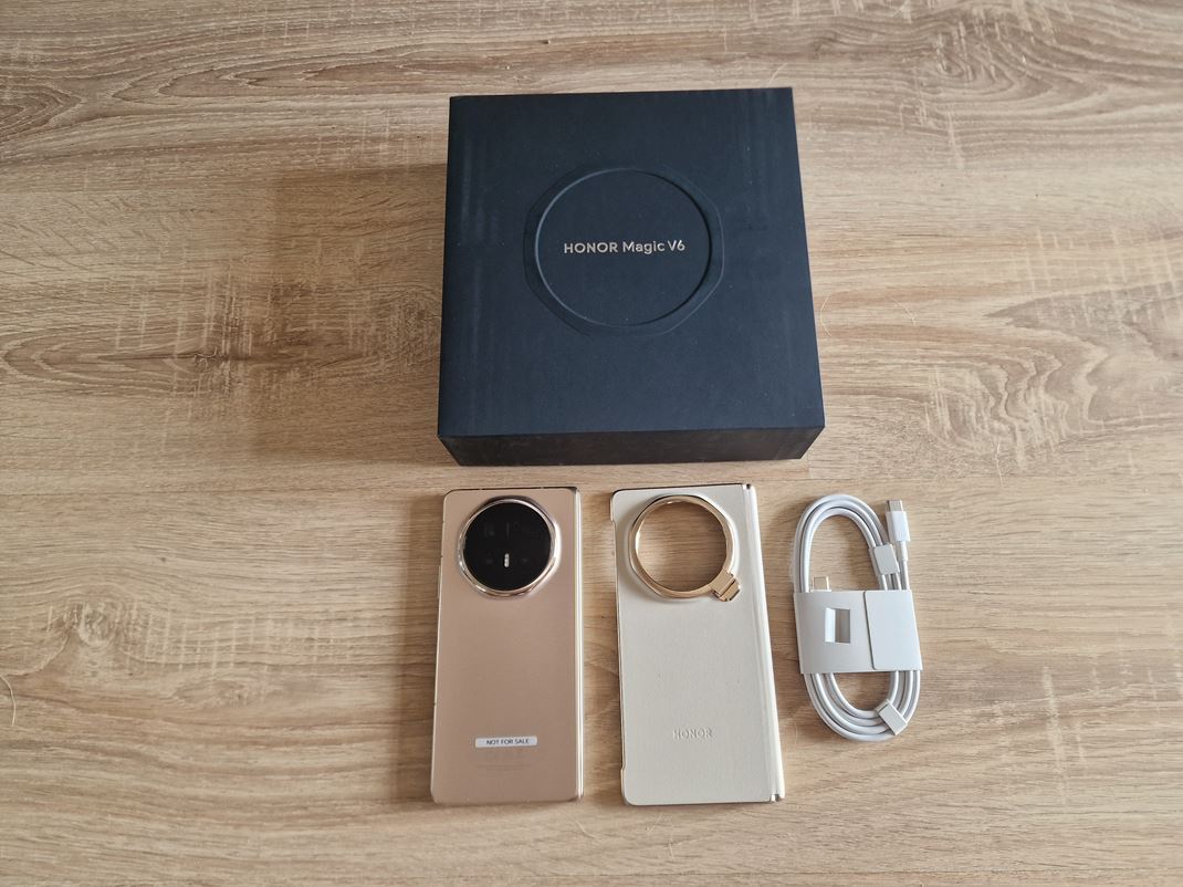 Honor Magic V6