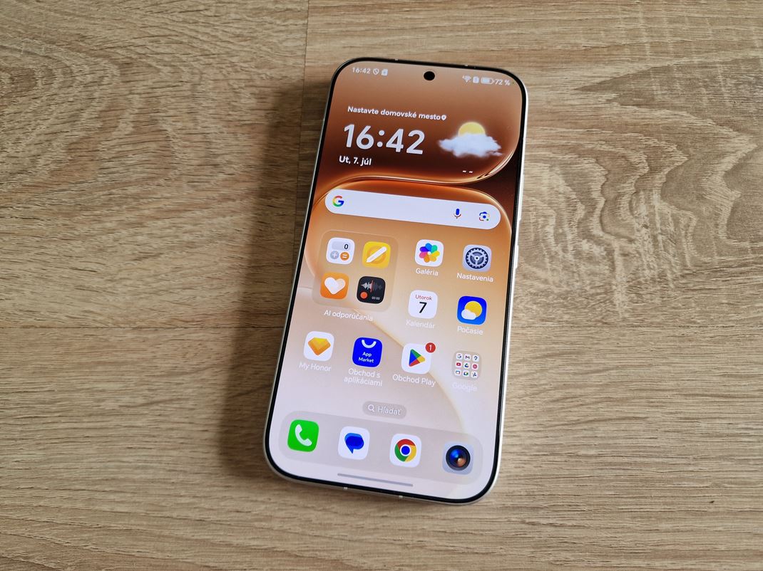 Honor 600 Pro �akajte v�konn� mobil s ve�kou bat�riou a p�sobiv�m displejom.