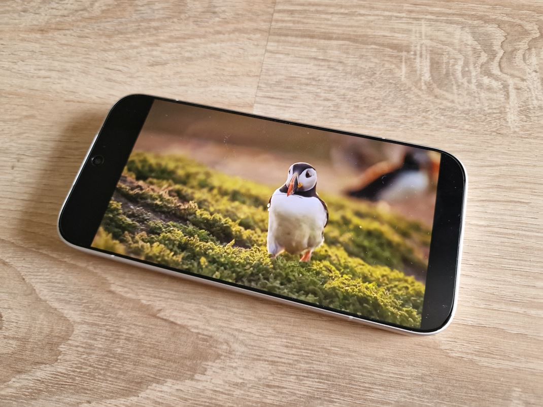 Honor 600 Pro Displej je kvalitn� ako farbami, tak 8000 nitov�m jasom.