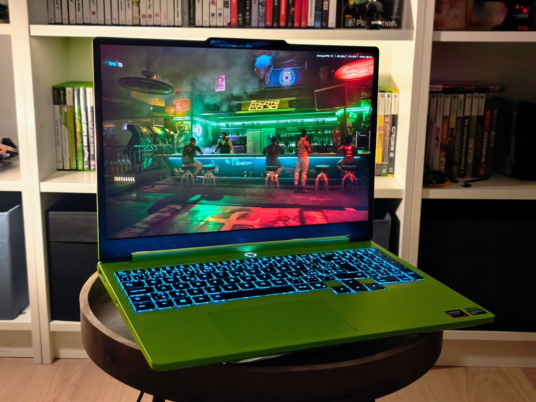 Lenovo LOQ 15AHP11 Surge Green 