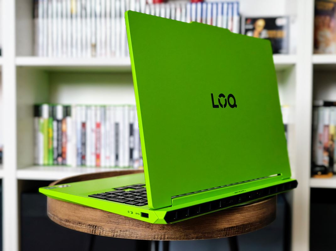 Lenovo LOQ 15AHP11 Surge Green 