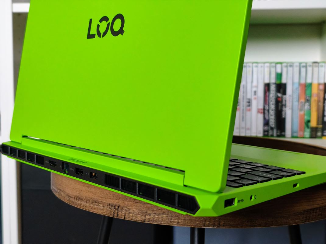 Lenovo LOQ 15AHP11 Surge Green  