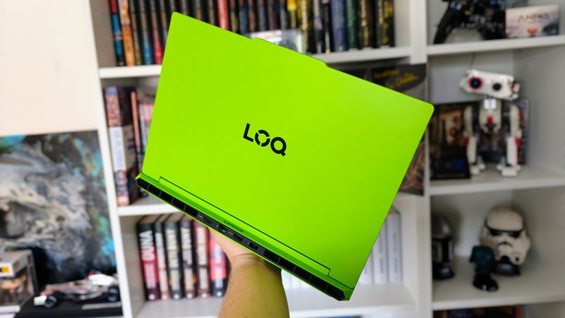 Lenovo LOQ 15AHP11 Surge Green 