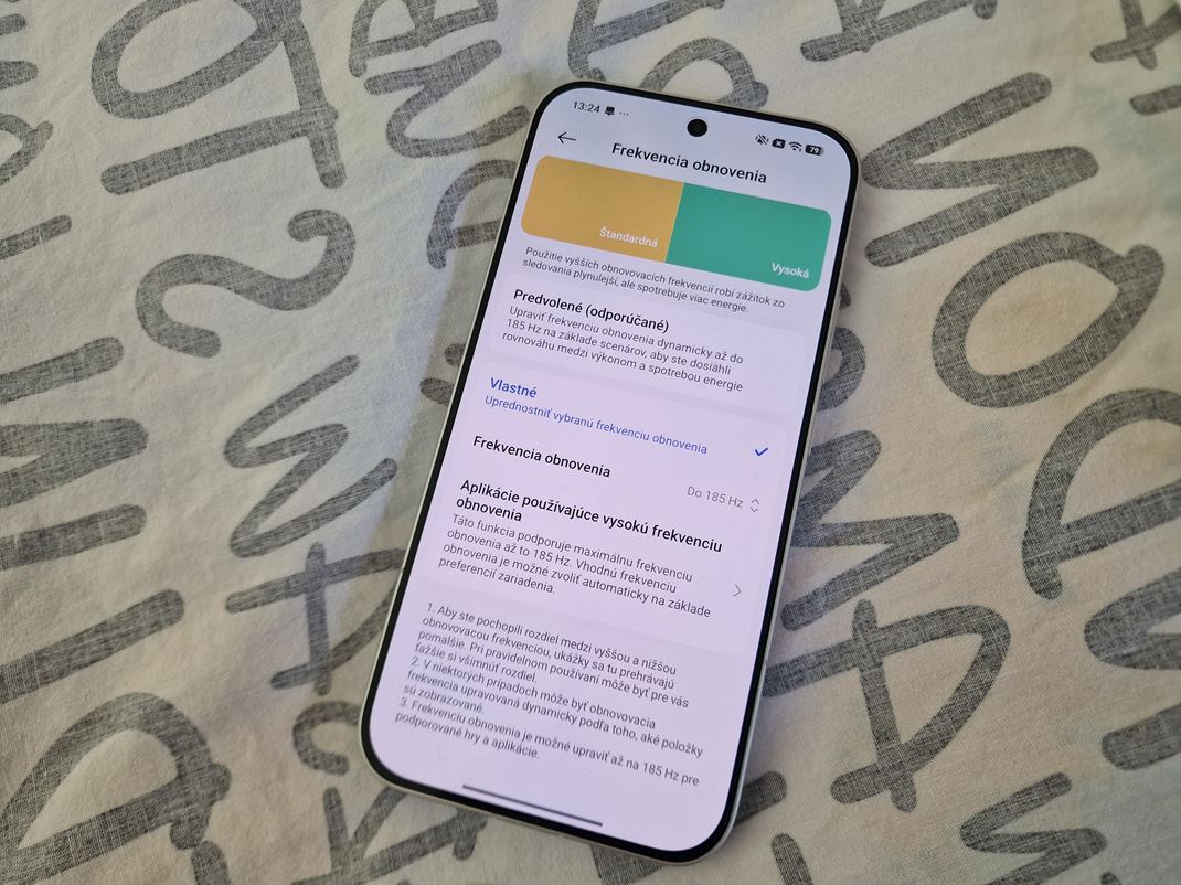 Poco F9 Pro Frekvenciu displeja si m��ete nastavi�. Ale vysok� frekvencie u� mus� podporova� aj samotn� hra.