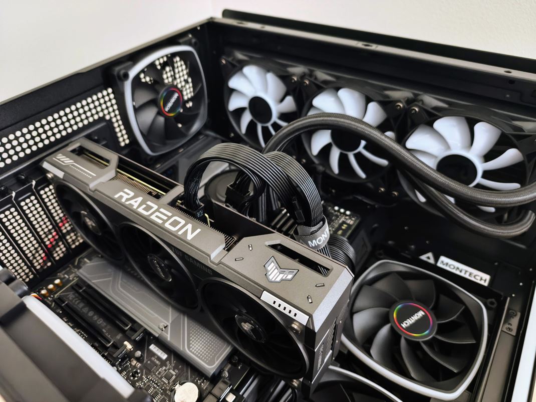 Asus TUF Gaming Radeon RX 9060 XT 16GB OC Edition 